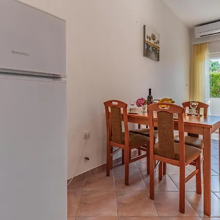 Apartment Panoramic In Near Pula Town Centre