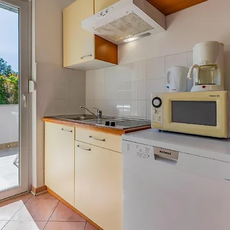 Panoramic In Near Pula Town Centre Apartment Banjole