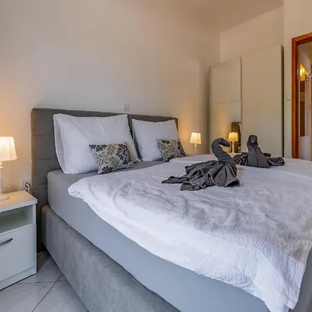 Apartment Panoramic In Near Pula Town Centre