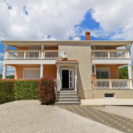 Apartment Panoramic In Near Pula Town Centre