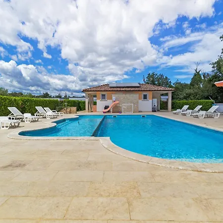Apartment Panoramic In Near Pula Town Centre