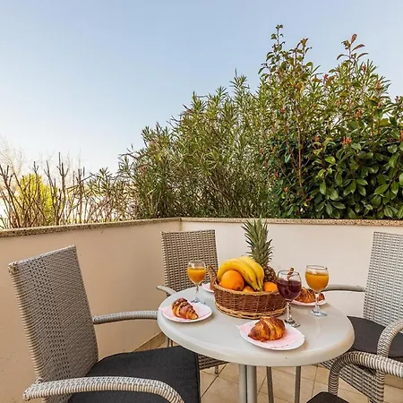 Panoramic In Near Pula Town Centre Apartment Banjole