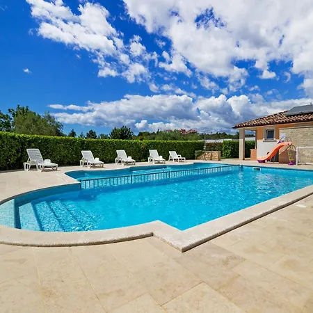 Apartman Panoramic In Near Pula Town Centre *