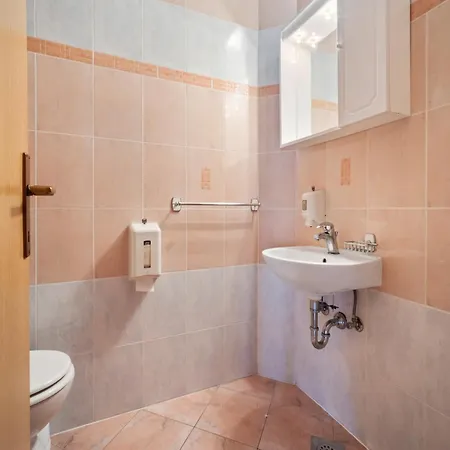 Panoramic In Near Pula Town Centre Apartman