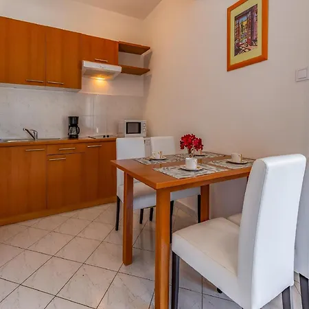 Panoramic In Near Pula Town Centre Apartman