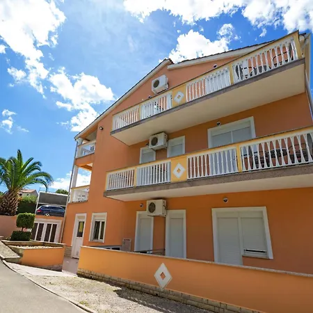 Apartman Panoramic In Near Pula Town Centre
