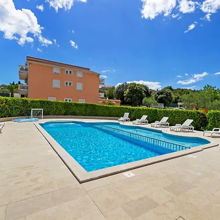 Panoramic In Near Pula Town Centre Apartman *