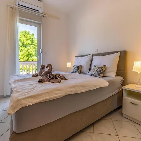 Apartman Panoramic In Near Pula Town Centre Banjole