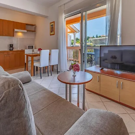 Apartman Panoramic In Near Pula Town Centre